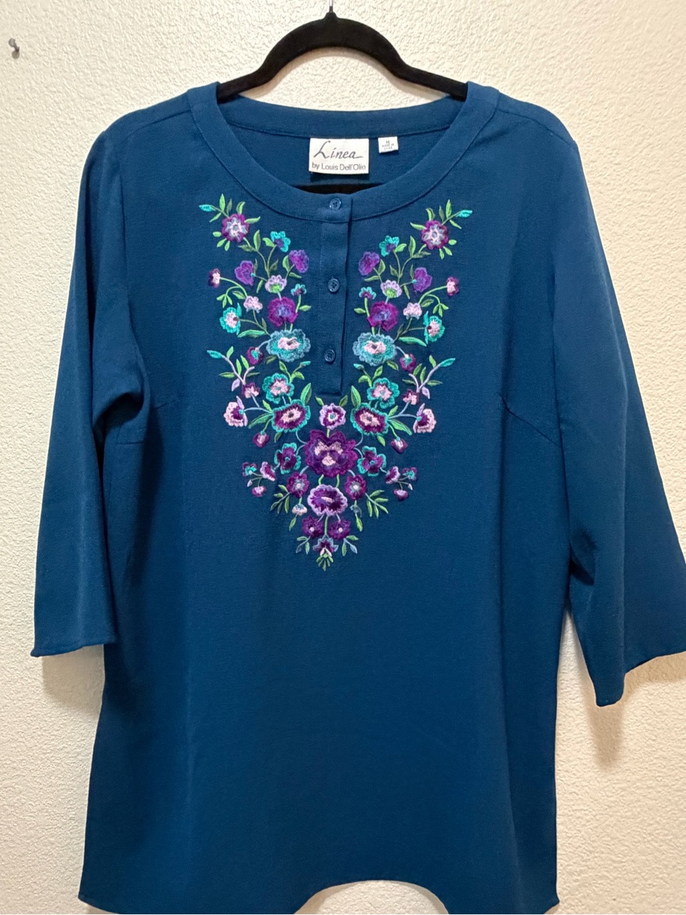 Linea teal tunic with embroidered flowers, 3/4 sleeves, size med